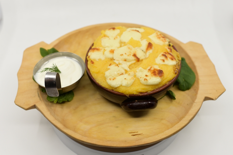 Mamaliguta cu branza si smantana / Polenta with Cheese and Cream