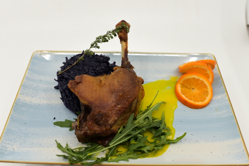 Confit de rață / Duck on cabage