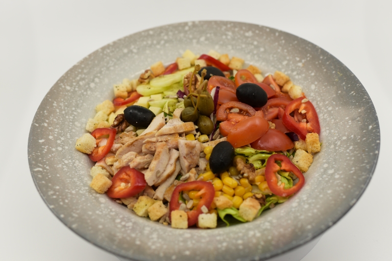 Salată cu piept de pui / Chicken breast salad