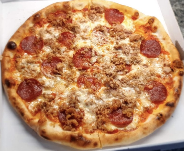 Pizza tonno picante